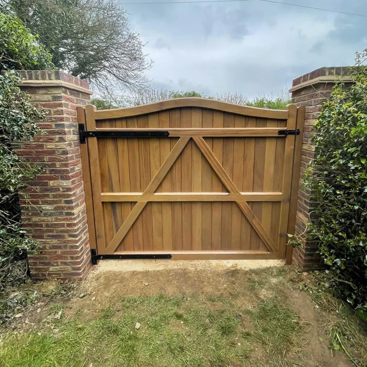 Hardwood gate rear view